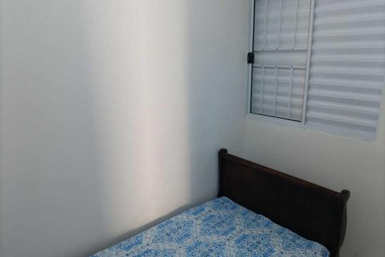 Quarto de casa de condomínio para alugar com 2 quartos, 40m² em Jardim Imperial, Aparecida de Goiânia