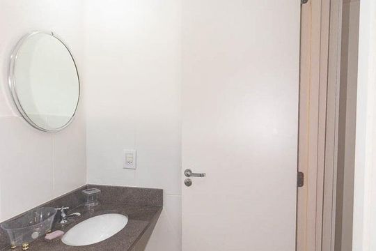 Banheiro  de apartamento para alugar com 2 quartos, 65m² em Farrapos, Porto Alegre