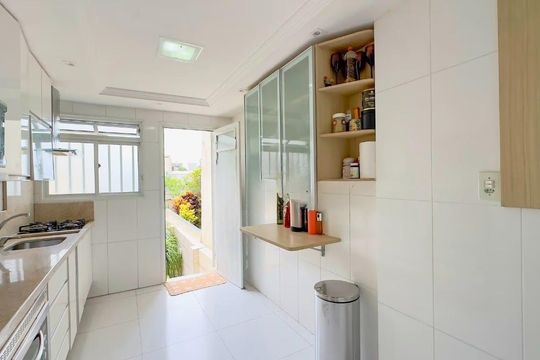Cozinha de casa para alugar com 3 quartos, 300m² em Azenha, Porto Alegre