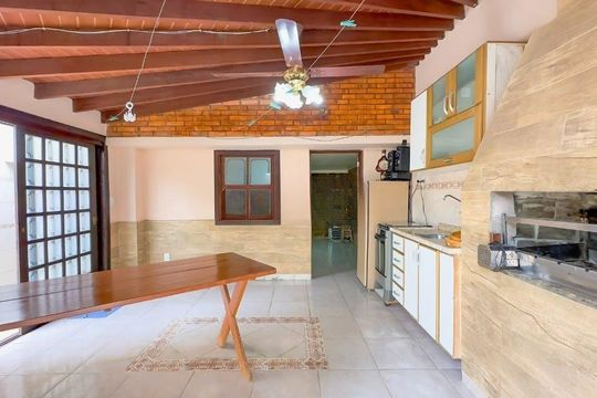 Casa para alugar com 3 quartos, 300m² em Azenha, Porto Alegre