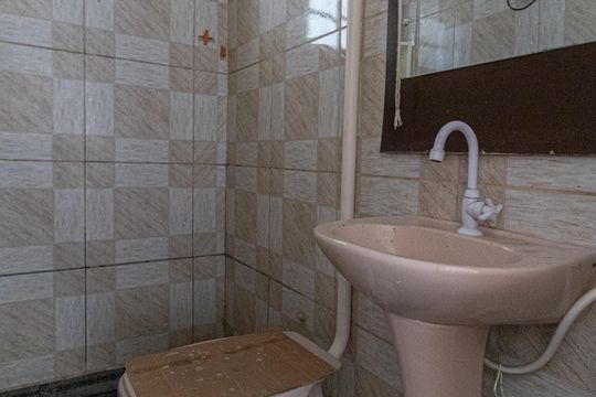 Banheiro  de casa para alugar com 2 quartos, 63m² em Lajeado, São Paulo