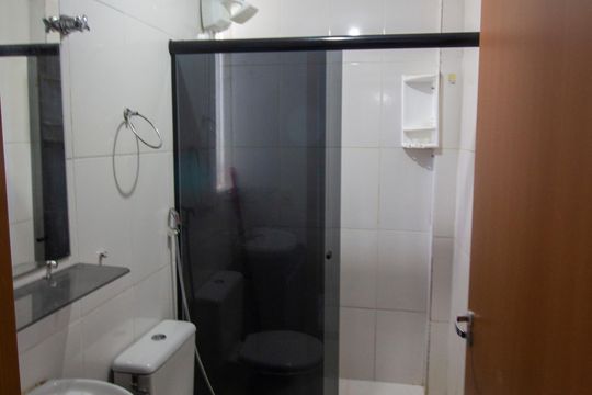 Banheiro de apartamento para alugar com 2 quartos, 54m² em Samambaia, Brasília