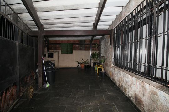 Garagem de casa à venda com 3 quartos, 174m² em Vila Sonia, São Paulo