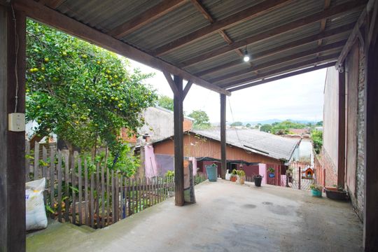 Garagem de casa à venda com 2 quartos, 77m² em Feitoria Seller, São Leopoldo