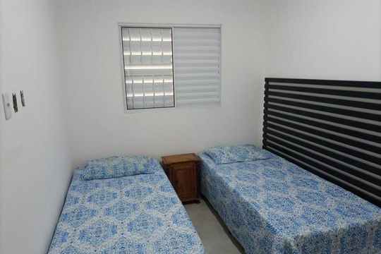 Quarto de casa de condomínio para alugar com 2 quartos, 40m² em Jardim Imperial, Aparecida de Goiânia