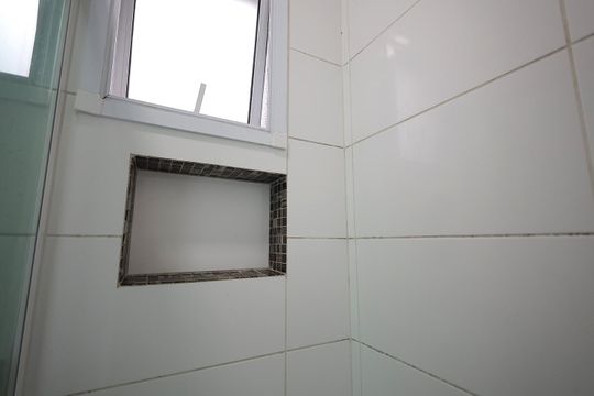 Banheiro de apartamento para alugar com 2 quartos, 83m² em Jardim Cristiane, Santo André