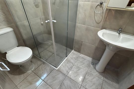 Banheiro de apartamento para alugar com 3 quartos, 74m² em Vila Valparaíso, Santo André