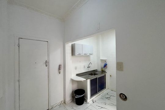 Cozinha de apartamento para alugar com 3 quartos, 90m² em Copacabana, Rio de Janeiro