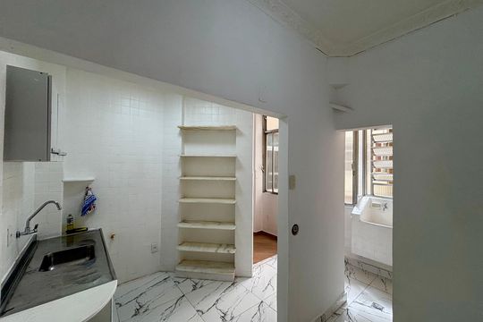 Cozinha de apartamento para alugar com 3 quartos, 90m² em Copacabana, Rio de Janeiro