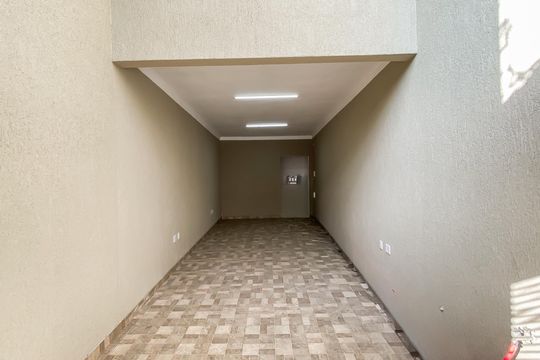 Garagem  de casa à venda com 2 quartos, 126m² em Vila Constanca, São Paulo