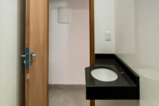 Lavabo  de casa à venda com 2 quartos, 126m² em Vila Constanca, São Paulo