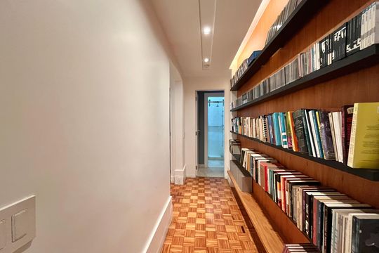 Corredor de apartamento à venda com 3 quartos, 190m² em Copacabana, Rio de Janeiro