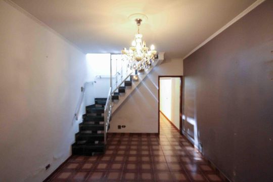 Casa para alugar com 3 quartos, 220m² em Jardim Tiete, São Paulo