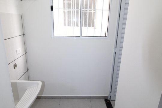 Banheiro de kitnet/studio para alugar com 1 quarto, 28m² em Jardim da Granja, São José dos Campos