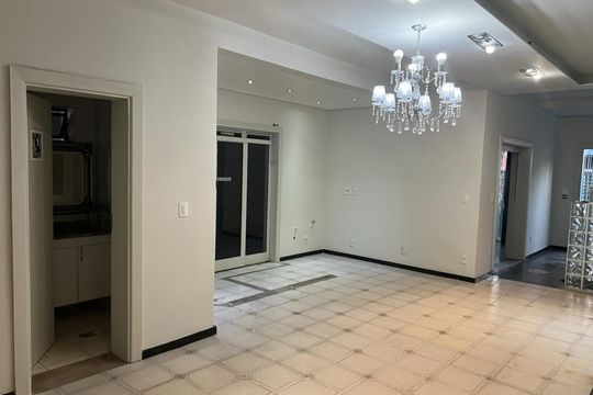 Área externa de casa à venda com 2 quartos, 250m² em Botafogo, Campinas