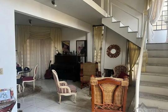 Sala de casa à venda com 3 quartos, 350m² em Vila Rio Branco, Jundiaí
