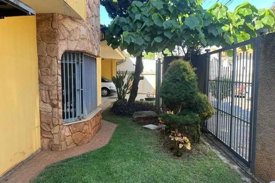 Casa à venda com 3 quartos, 350m² em Vila Rio Branco, Jundiaí