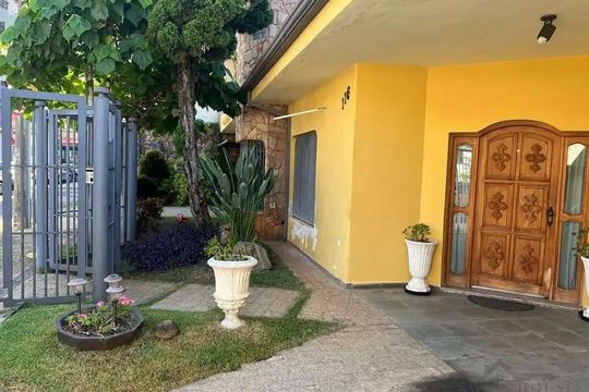 Casa à venda com 3 quartos, 350m² em Vila Rio Branco, Jundiaí