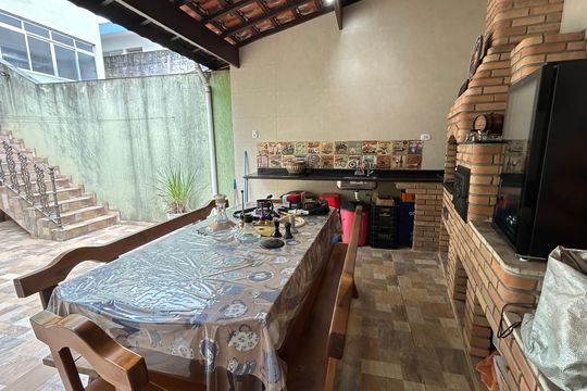 Churrasqueira de casa à venda com 3 quartos, 230m² em Jardim Vila Galvao, Guarulhos