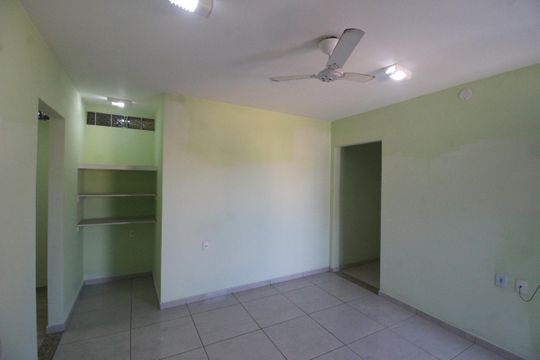 Sala de apartamento para alugar com 2 quartos, 75m² em Jacutinga, Mesquita