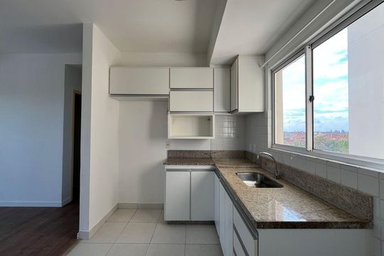 Cozinha de apartamento para alugar com 2 quartos, 69m² em Jardim Nova Europa, Campinas
