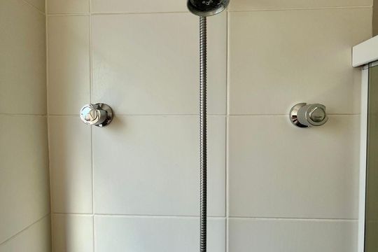 Banheiro de apartamento para alugar com 2 quartos, 69m² em Jardim Nova Europa, Campinas