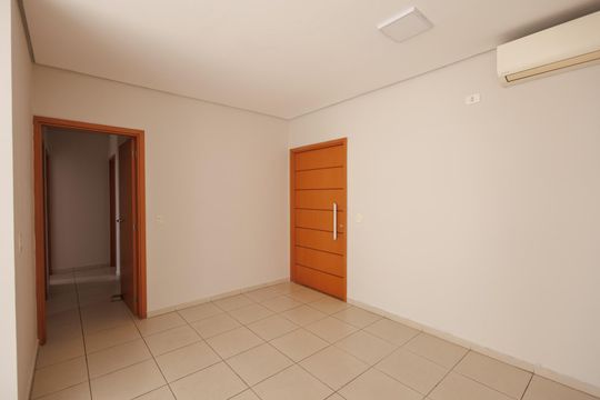 Sala de apartamento para alugar com 3 quartos, 114m² em Vila Edmundo, Taubaté