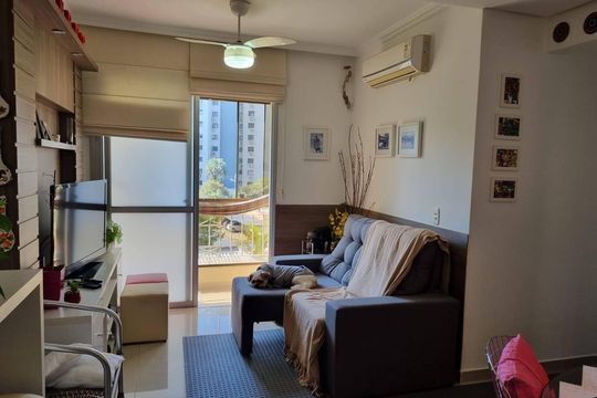 Sala de apartamento à venda com 2 quartos, 58m² em Jardim Carvalho, Porto Alegre