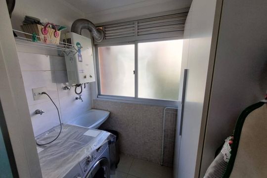 Área de serviço de apartamento à venda com 2 quartos, 58m² em Jardim Carvalho, Porto Alegre