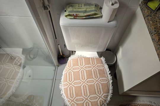 Banheiro da Suíte de apartamento à venda com 2 quartos, 65m² em Vila Galvão, Guarulhos