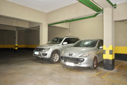 Garagem  de apartamento à venda com 3 quartos, 80m² em Santa Ines, Belo Horizonte