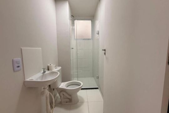 Banheiro de apartamento à venda com 2 quartos, 42m² em Jardim Gilda Maria, São Paulo