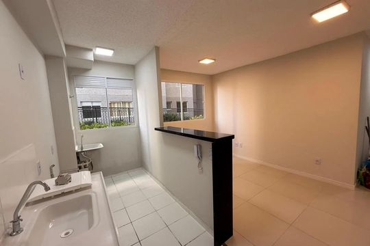 Sala/cozinha de apartamento à venda com 2 quartos, 42m² em Jardim Gilda Maria, São Paulo