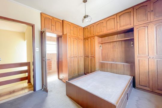 Quarto 1 (Casa 2) de casa à venda com 5 quartos, 240m² em Remédios, Osasco