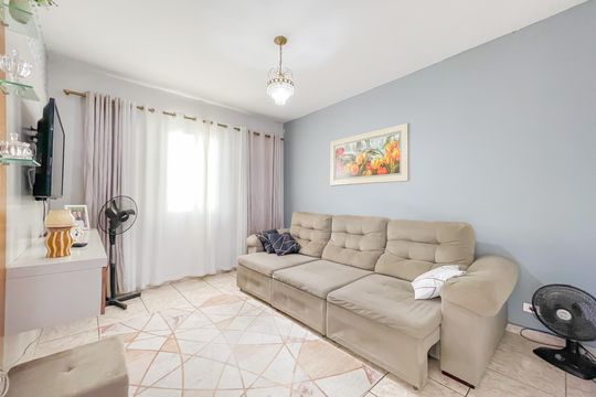 Casa à venda com 5 quartos, 240m² em Remédios, Osasco