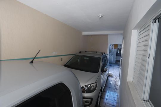Garagem de casa à venda com 4 quartos, 280m² em Fazenda da Juta, São Paulo