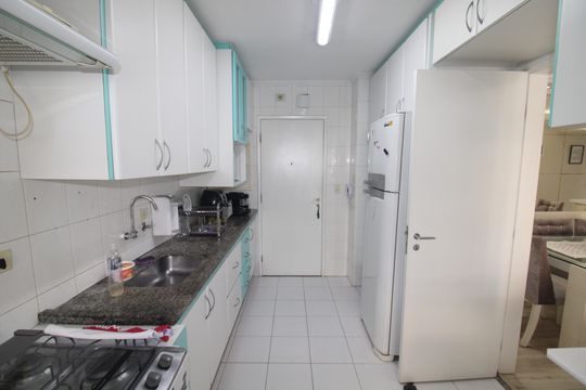Cozinha de apartamento à venda com 3 quartos, 89m² em Chora Menino, São Paulo