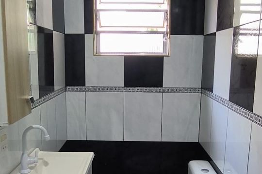 Banheiro de casa à venda com 3 quartos, 200m² em Colinas da Anhanguera, Santana de Parnaíba