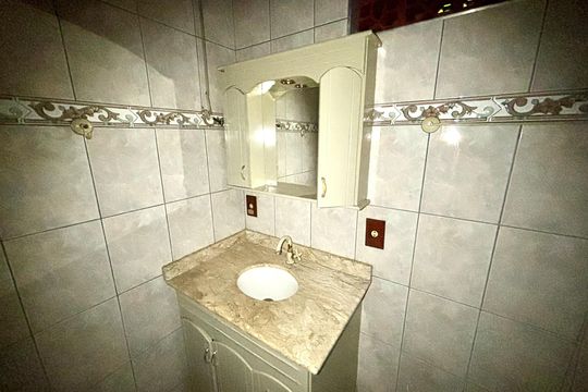 Banheiro de casa para alugar com 1 quarto, 40m² em Lageado, Ferraz de Vasconcelos