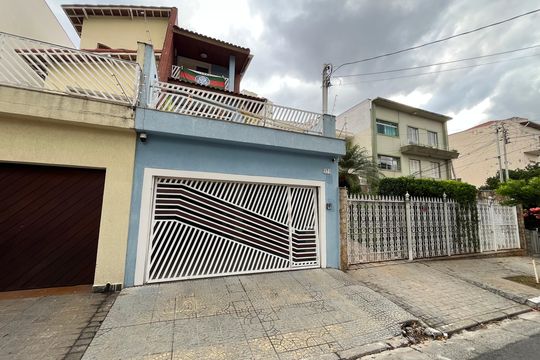 Fachada de casa à venda com 3 quartos, 250m² em Jardim São Paulo, São Paulo