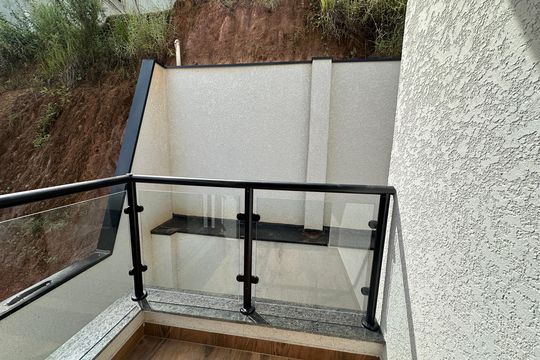 Varanda de casa de condomínio à venda com 3 quartos, 178m² em Villas do Jaguari, Santana de Parnaíba