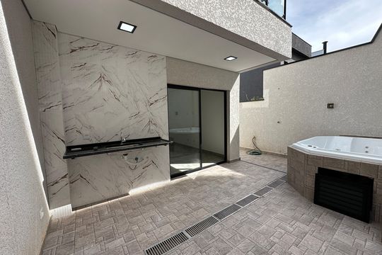 Quintal de casa de condomínio à venda com 3 quartos, 178m² em Villas do Jaguari, Santana de Parnaíba