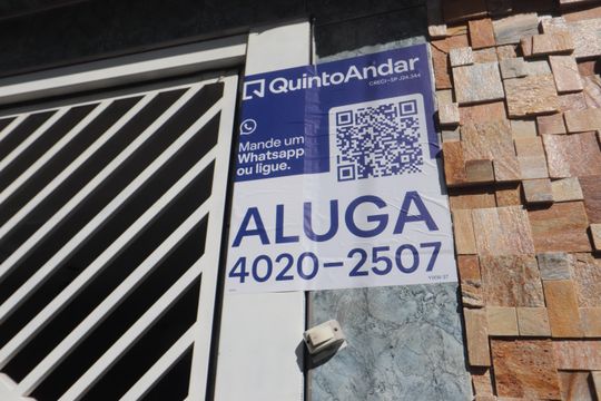 Placa de casa para alugar com 3 quartos, 130m² em Vila Santa Clara, São Paulo