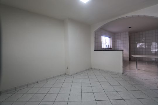 Sala de casa para alugar com 3 quartos, 130m² em Vila Santa Clara, São Paulo