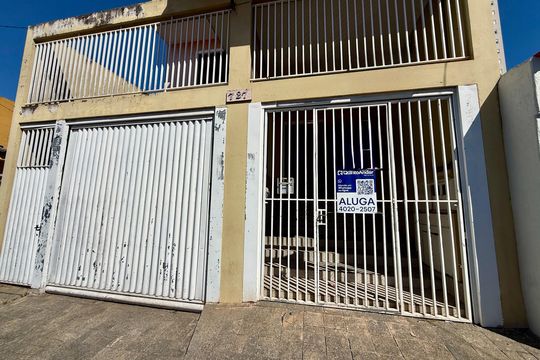 Fachada de casa para alugar com 2 quartos, 250m² em Vila das Palmeiras, Guarulhos