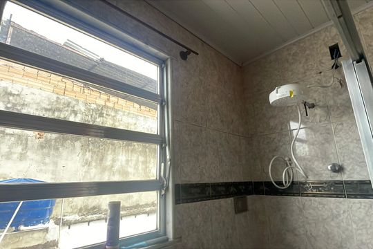 Banheiro de casa para alugar com 2 quartos, 90m² em Parque Lafaiete, Duque de Caxias