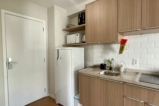 Cozinha de kitnet/studio para alugar com 1 quarto, 27m² em Pinheiros, São Paulo