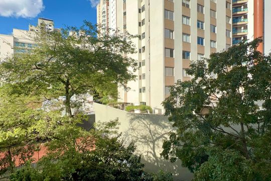 Varanda de kitnet/studio para alugar com 1 quarto, 27m² em Pinheiros, São Paulo