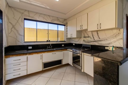 Cozinha de casa para alugar com 3 quartos, 350m² em Vila das Palmeiras, Guarulhos