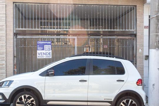 Fachada de casa à venda com 3 quartos, 196m² em Jardim Abc, Diadema